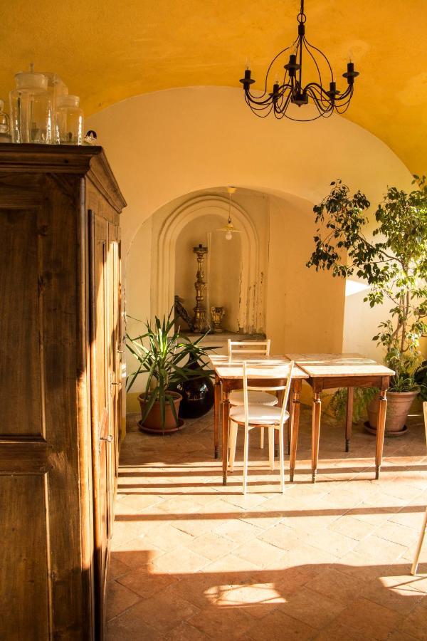 L'Aromatario Bed & Breakfast Neive Bagian luar foto