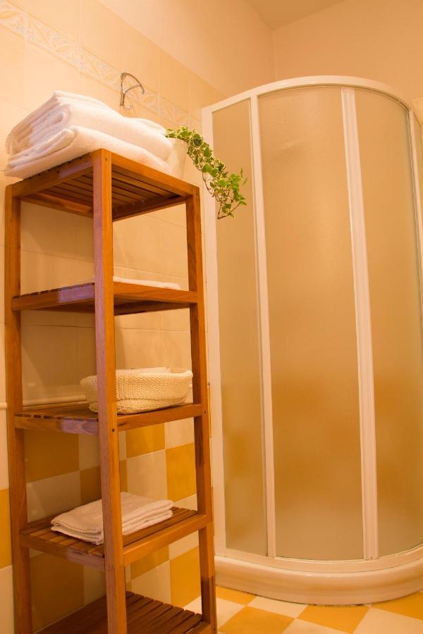 L'Aromatario Bed & Breakfast Neive Bagian luar foto