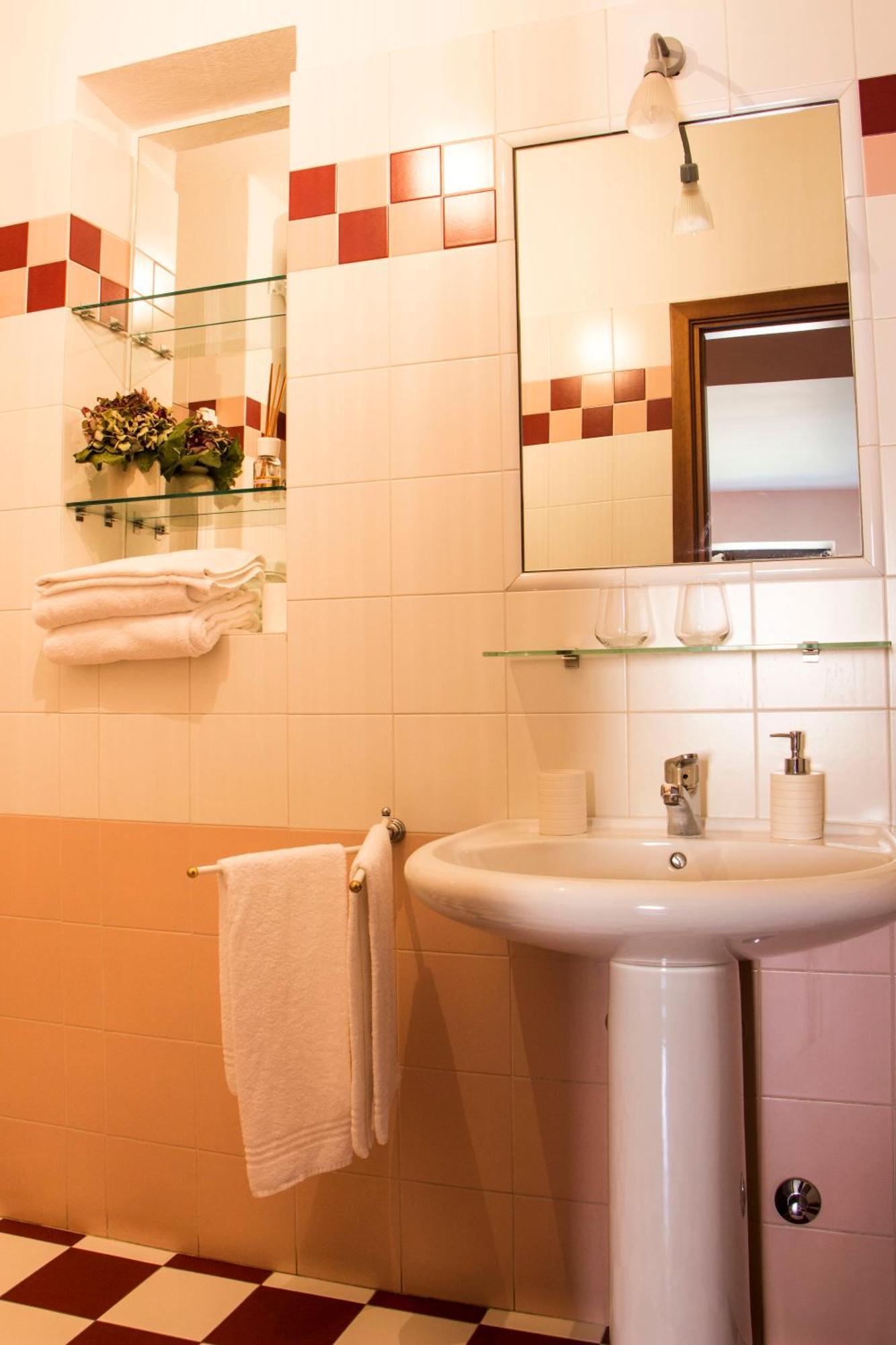 L'Aromatario Bed & Breakfast Neive Bagian luar foto