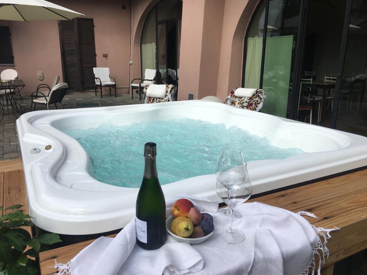 L'Aromatario Bed & Breakfast Neive Bagian luar foto