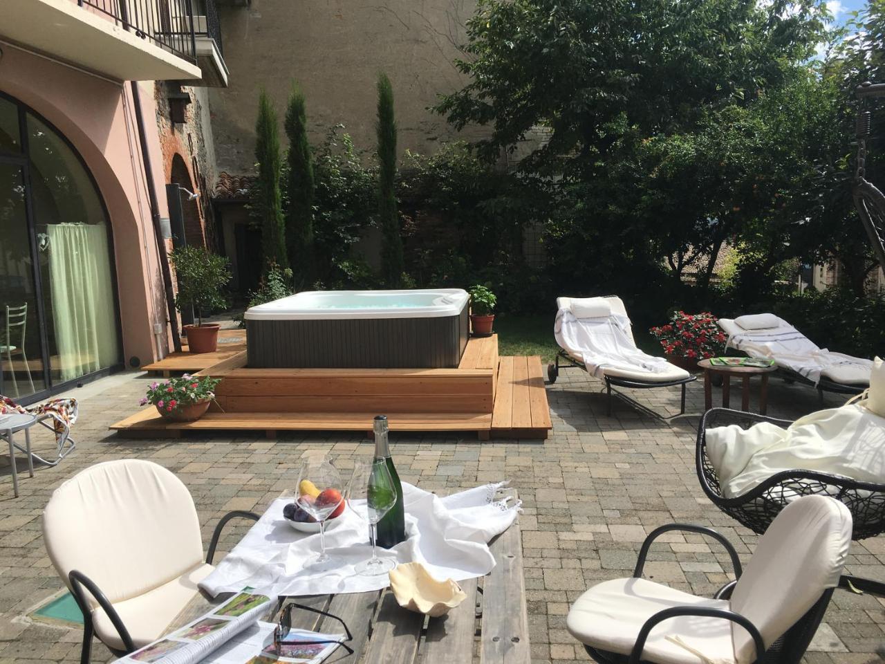 L'Aromatario Bed & Breakfast Neive Bagian luar foto